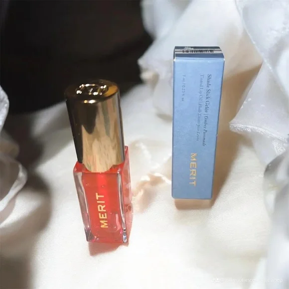 Merit Pink Lip Oil BNWB Les Daux - Picture 1 of 5